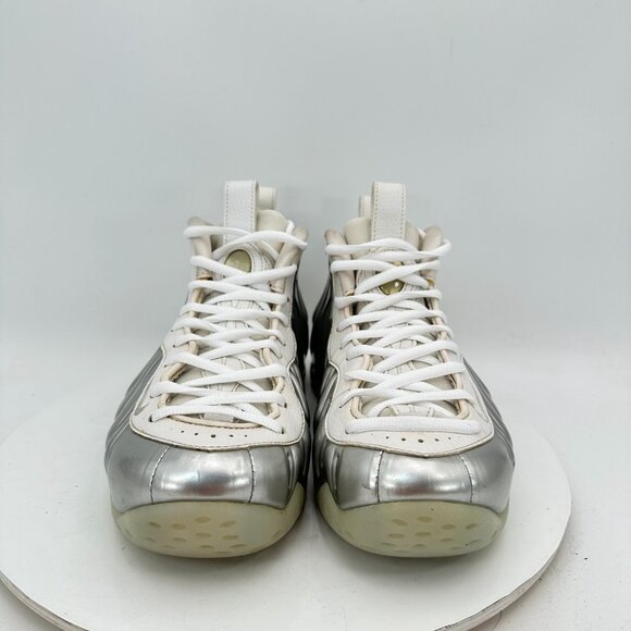 Nike Air Foamposite One Women Size 8 AA3963-100 Chrome White Silver Shoes - Picture 2 of 11